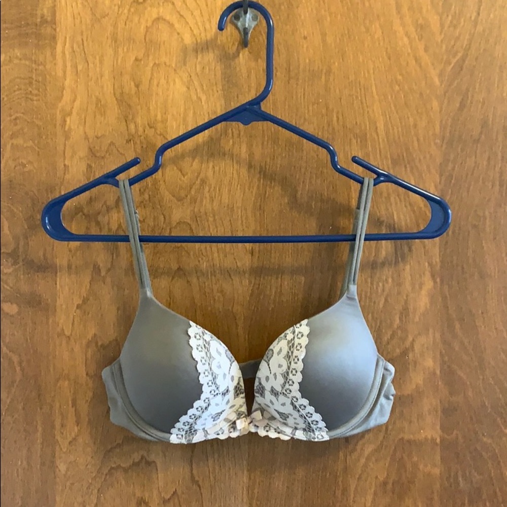 Victorias Secret Very Sexy Push-Up Lace Detail Bra